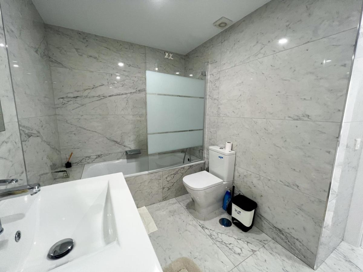 Luxury Three Bedroom Apartment At Estepona Exterior foto
