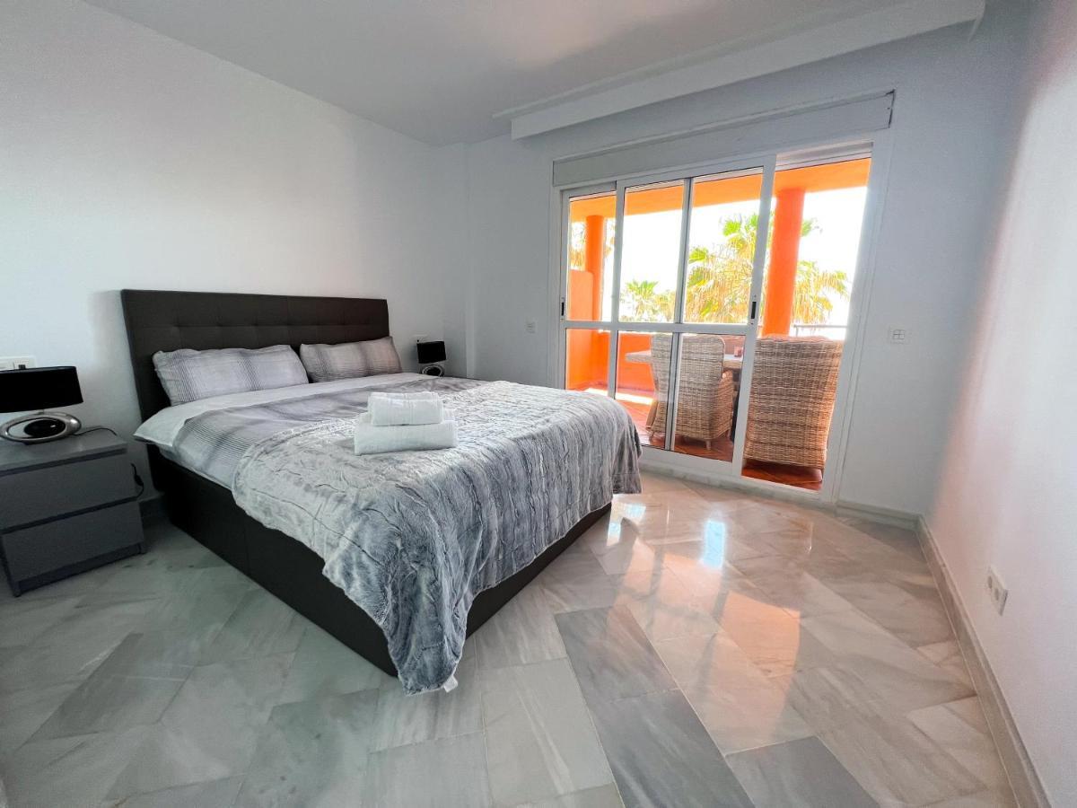 Luxury Three Bedroom Apartment At Estepona Exterior foto